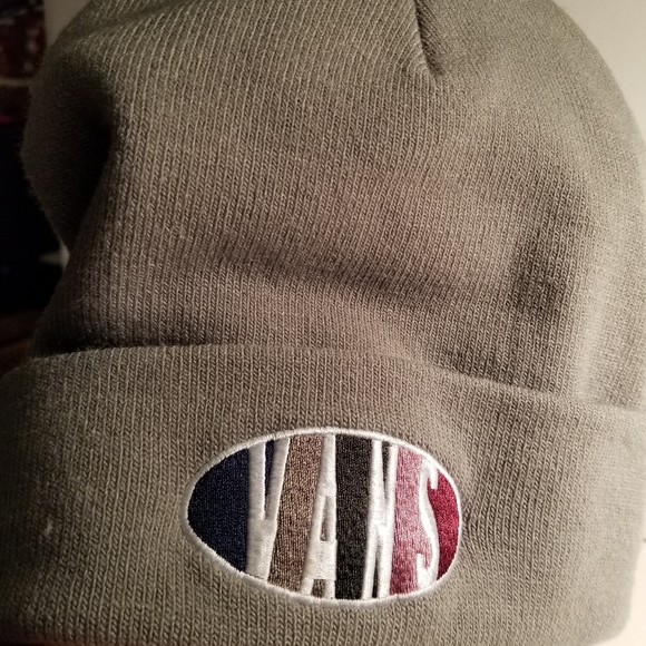 Van's Touque - Picture 3 of 4